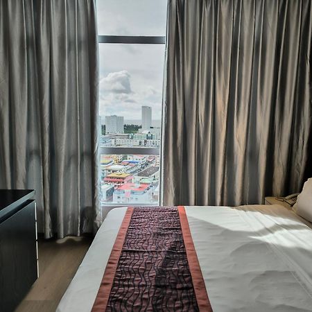 Meritz Hotel Мири Екстериор снимка