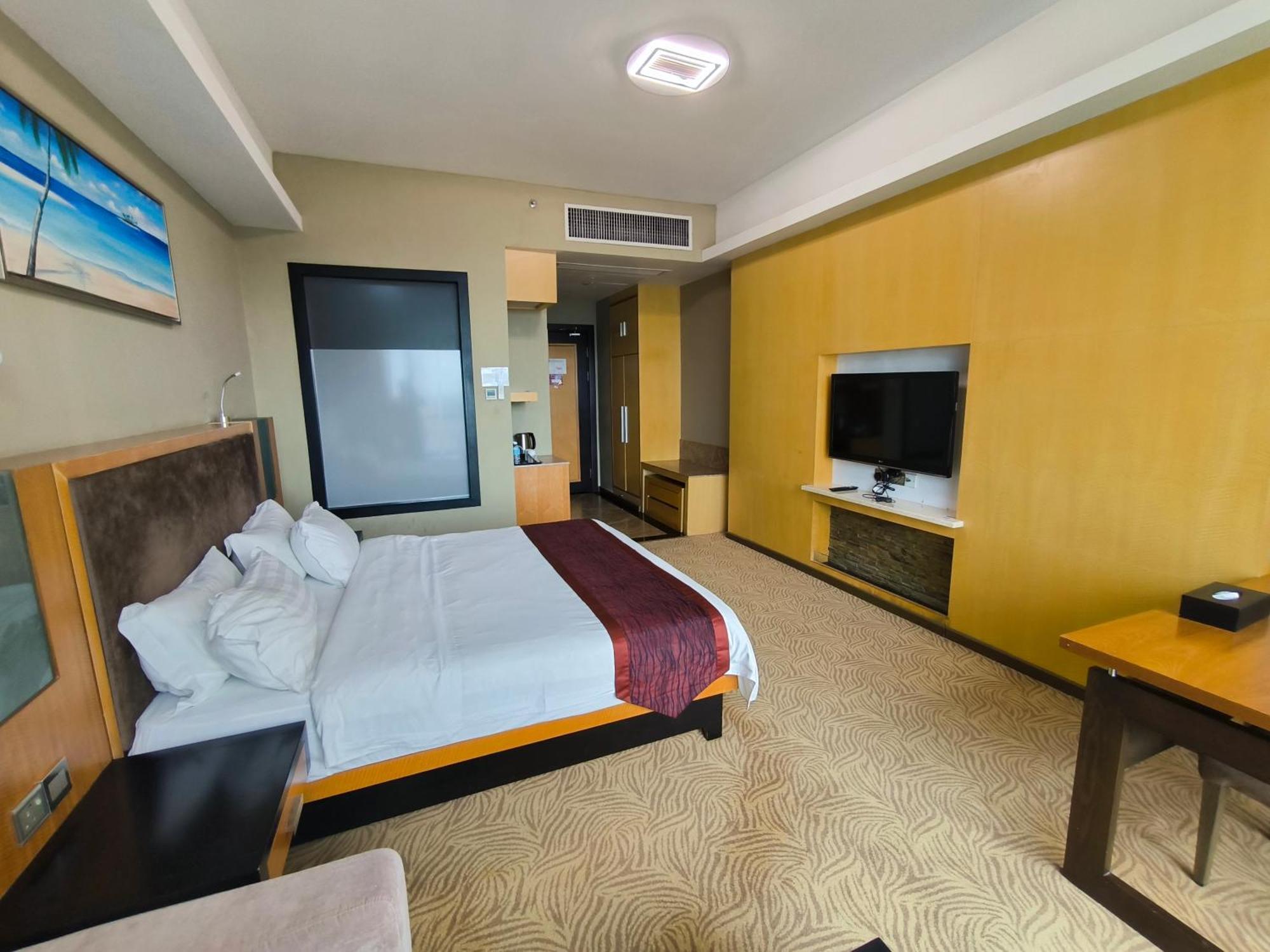 Meritz Hotel Мири Екстериор снимка