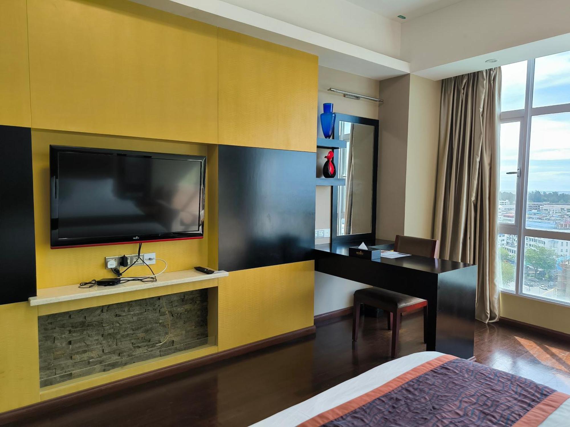 Meritz Hotel Мири Екстериор снимка