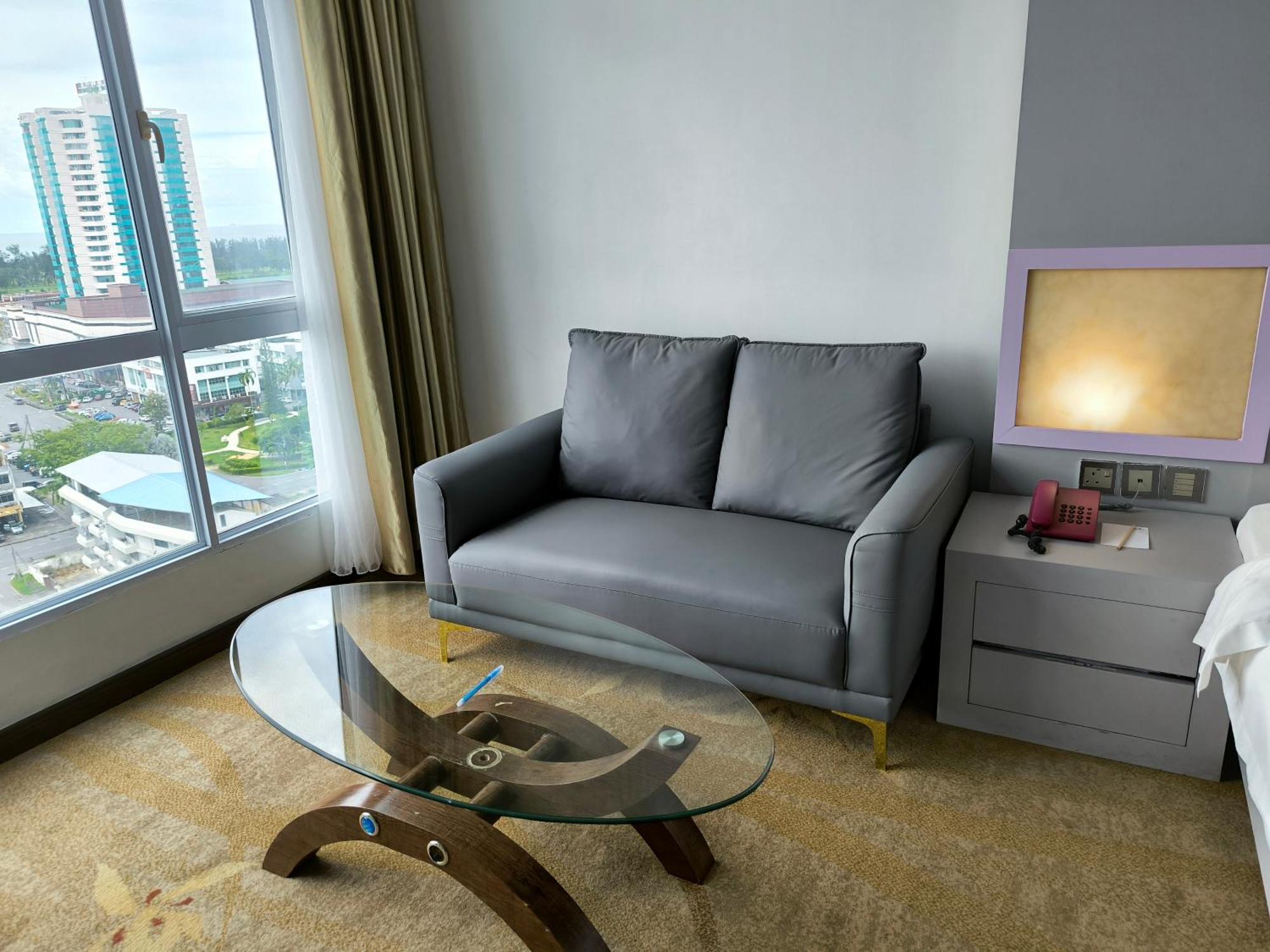 Meritz Hotel Мири Екстериор снимка