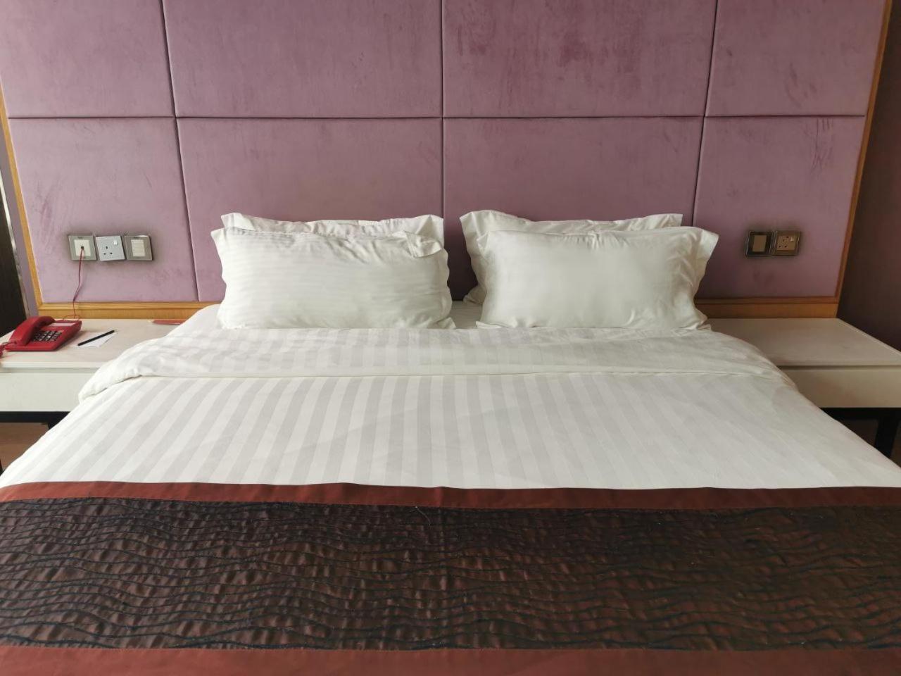Meritz Hotel Мири Екстериор снимка
