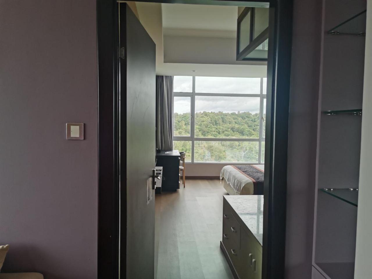 Meritz Hotel Мири Екстериор снимка