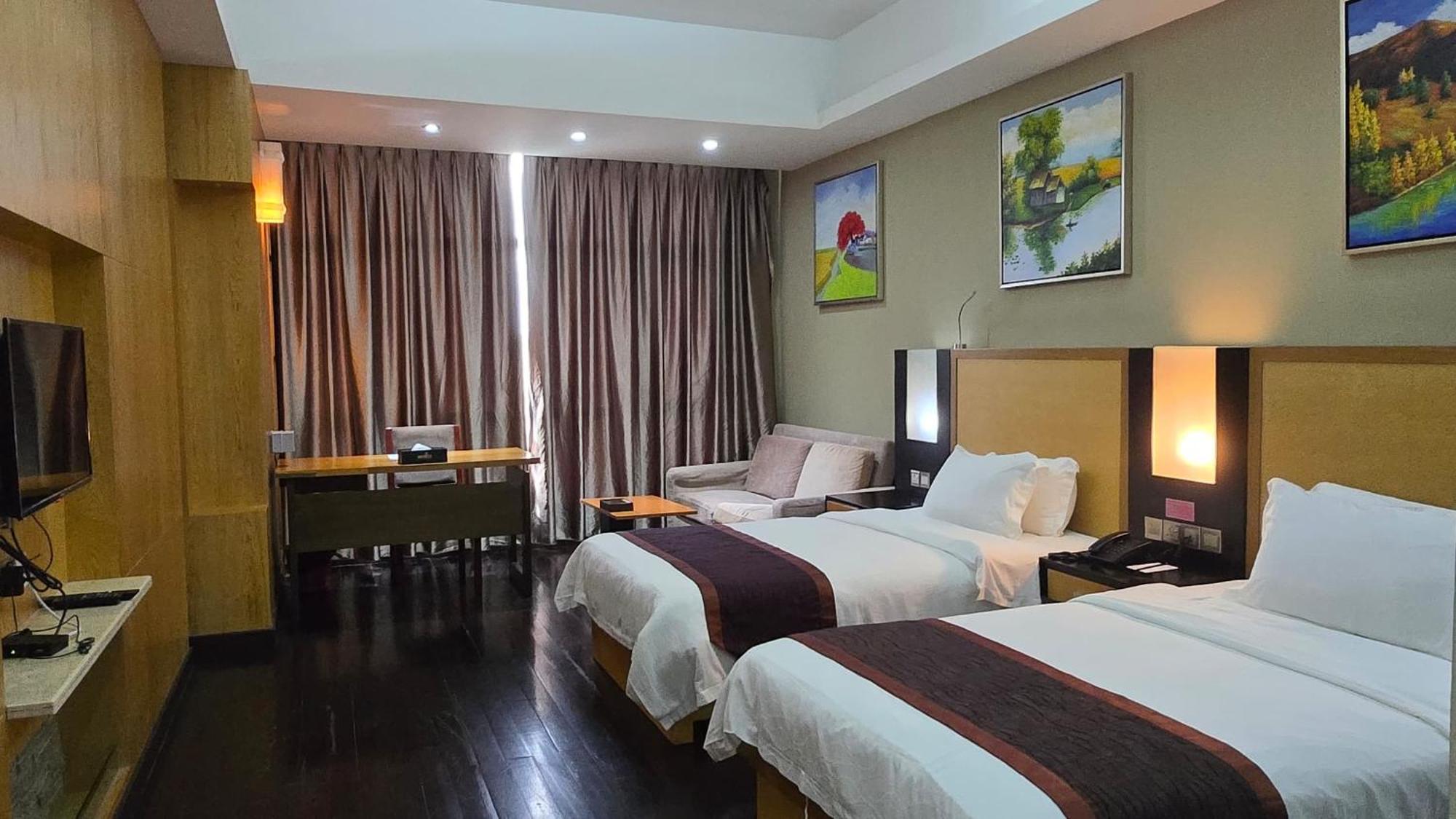 Meritz Hotel Мири Екстериор снимка
